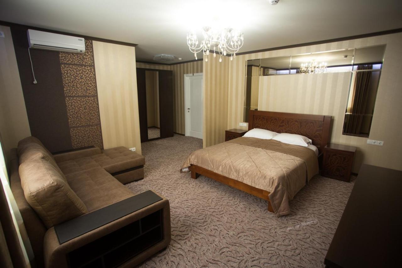 Port Royal Otel Tulchyn Dış mekan fotoğraf