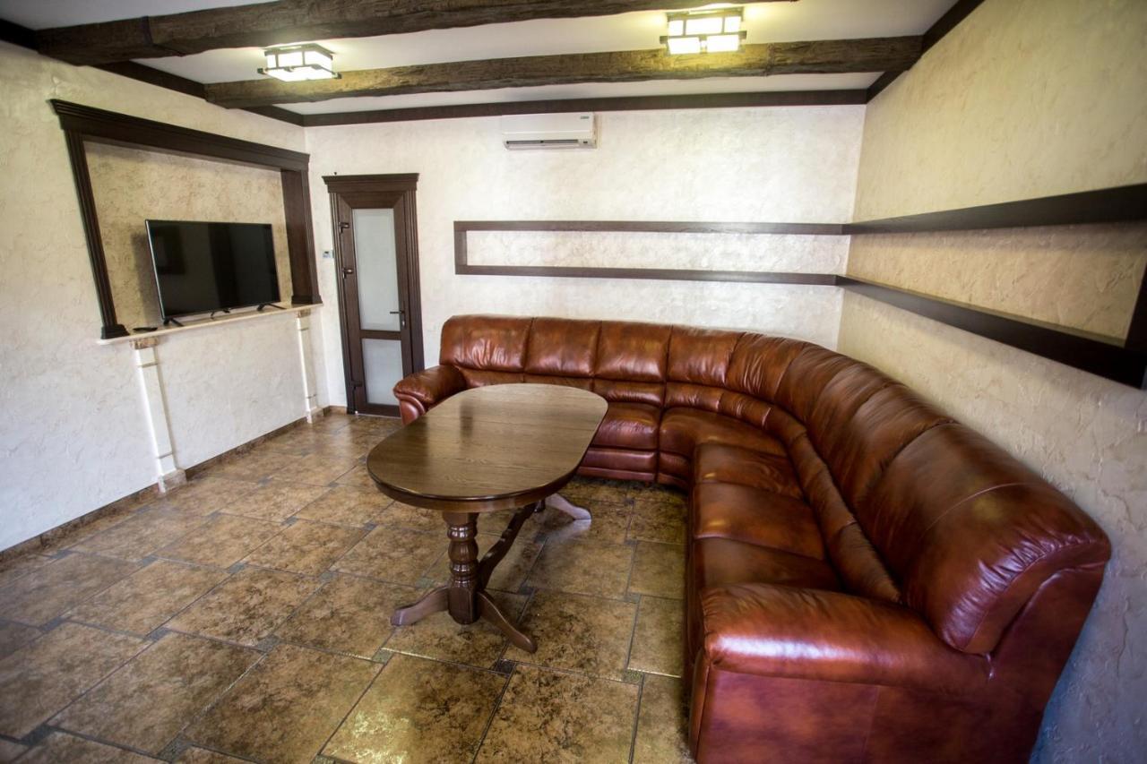 Port Royal Otel Tulchyn Dış mekan fotoğraf