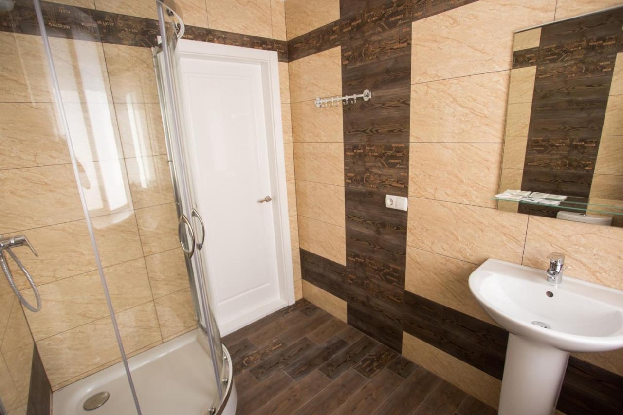 Port Royal Otel Tulchyn Dış mekan fotoğraf